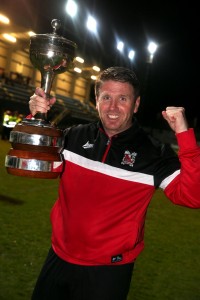 martin gray with the championship trophy 2
