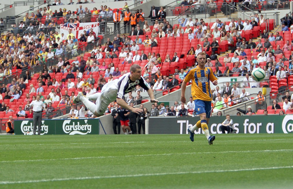 Tommy heads just wide at Wembley (pic by Les Hodge)