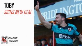 Toby Lees signs new deal with Quakers