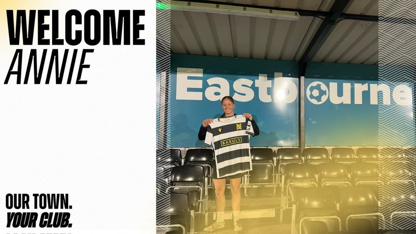16 year old Annie signs for Quaker Women