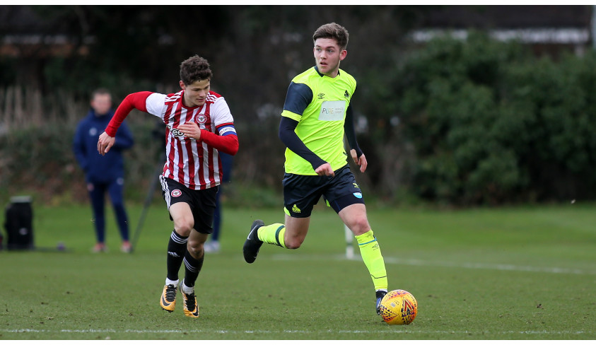 Darlington sign left-sided player Ben Jackson from Huddersfield