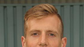 Quakers sign keeper Chris Elliott