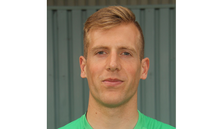 Quakers sign keeper Chris Elliott