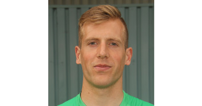 Quakers sign keeper Chris Elliott