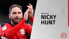 Quakers sign former Premiership defender Nicky Hunt