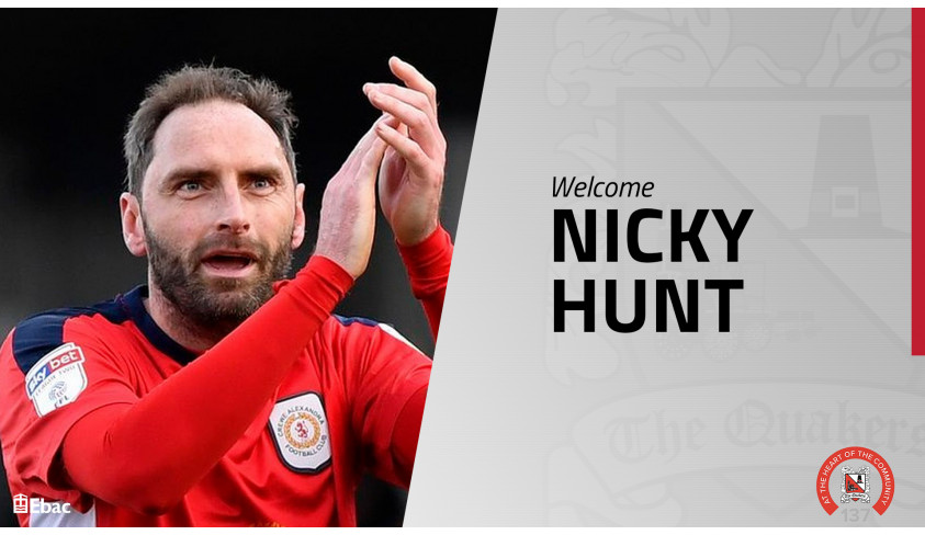 Quakers sign former Premiership defender Nicky Hunt