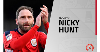 Quakers sign former Premiership defender Nicky Hunt