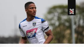 Quakers sign Kaine Felix