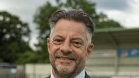 DJ in his programme notes: We have supported Alun as much as possible