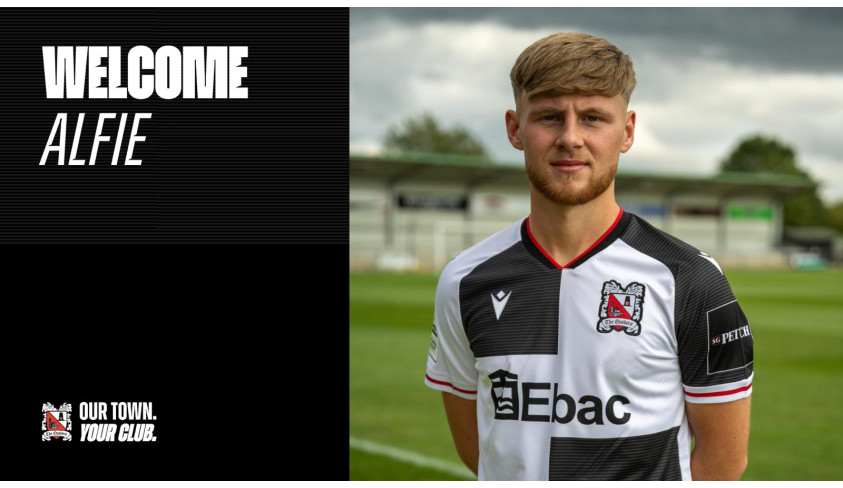 Alfie Myers-Smith signs for Quakers