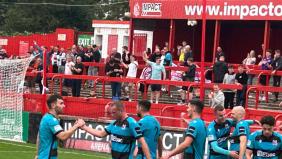 Quakers hold on for a point with ten men